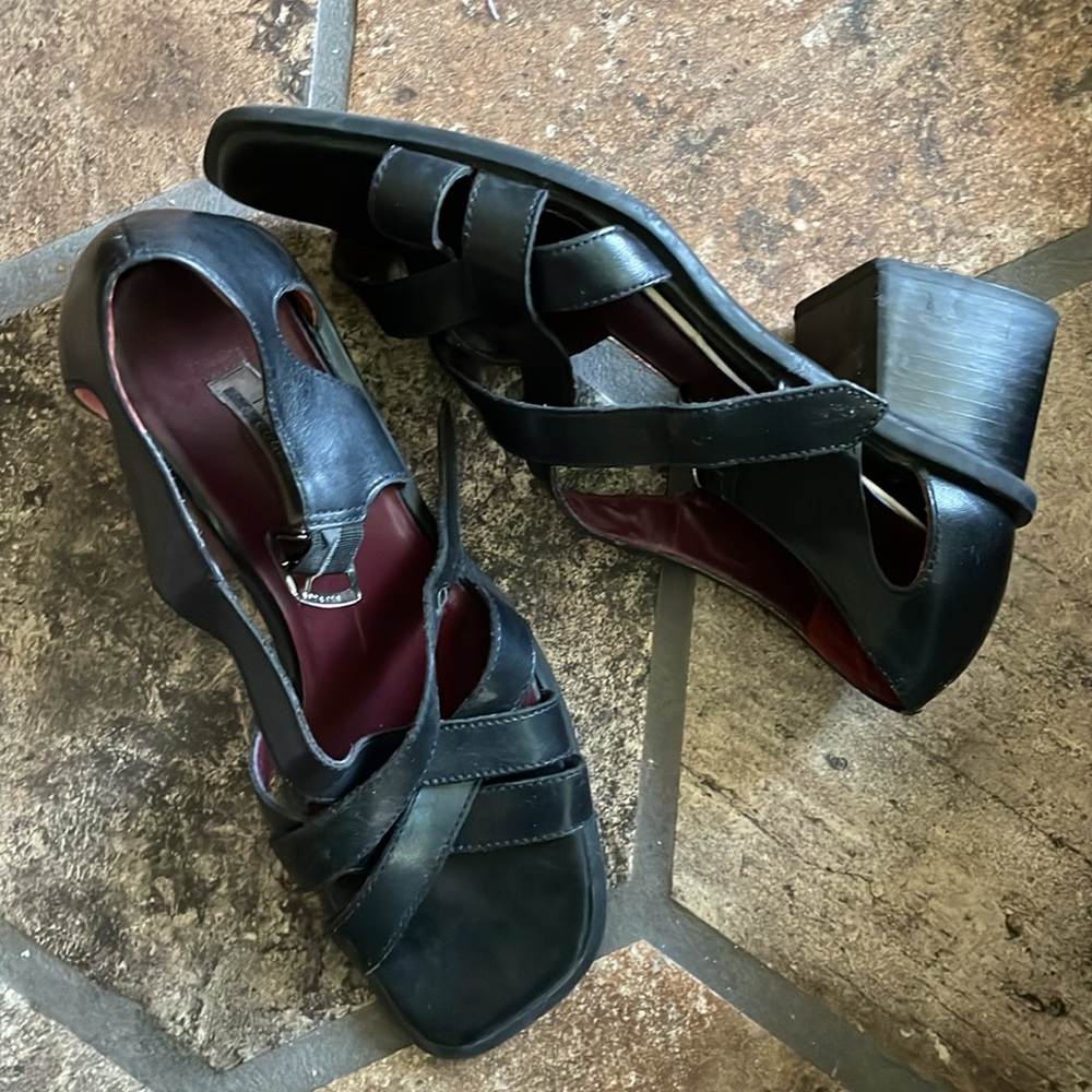 Nine West sandals Black leather block heel ankle strap sandals size 8/8.5 Brazil